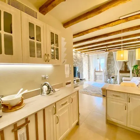 Sea-front Jacuzzi&garden Luxury Rock Villa Ermioni