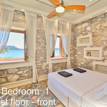 Sea-front Jacuzzi&garden Luxury Rock