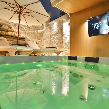 Villa Sea-front Jacuzzi&garden Luxury Rock *