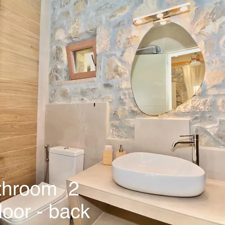 Villasonboard Rock 3 Bed, 3 Bath, Jacuzzi, Seaside Ermioni