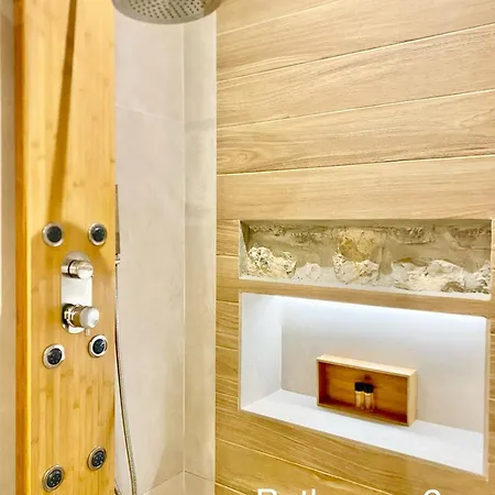 Villasonboard Rock 3 Bed, 3 Bath, Jacuzzi, Seaside * Ermioni