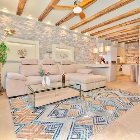 Sea-front Jacuzzi&garden Luxury Rock Villa Ermioni