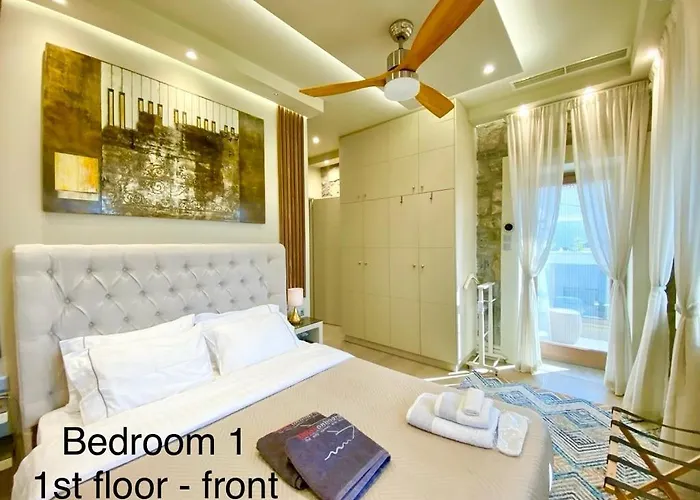 Villasonboard Rock 3 Bed, 3 Bath, Jacuzzi, Seaside Ermioni