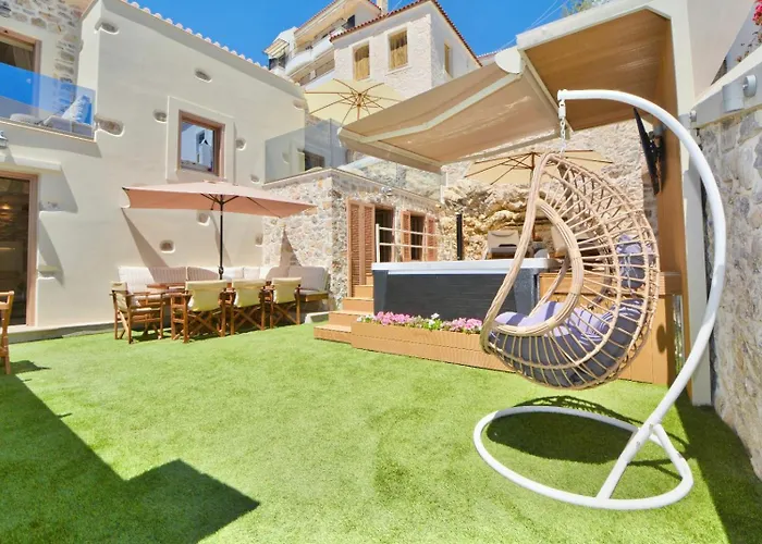 Villasonboard Rock 3 Bed, 3 Bath, Jacuzzi, Seaside Villa Ermioni