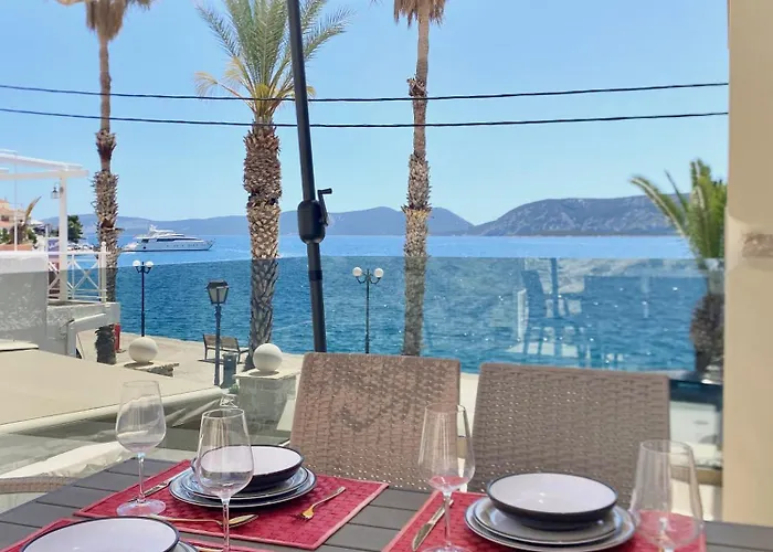 Villasonboard Rock 3 Bed, 3 Bath, Jacuzzi, Seaside Villa *