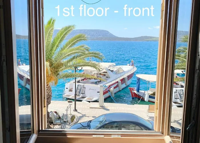 Willa Villasonboard Rock 3 Bed, 3 Bath, Jacuzzi, Seaside *