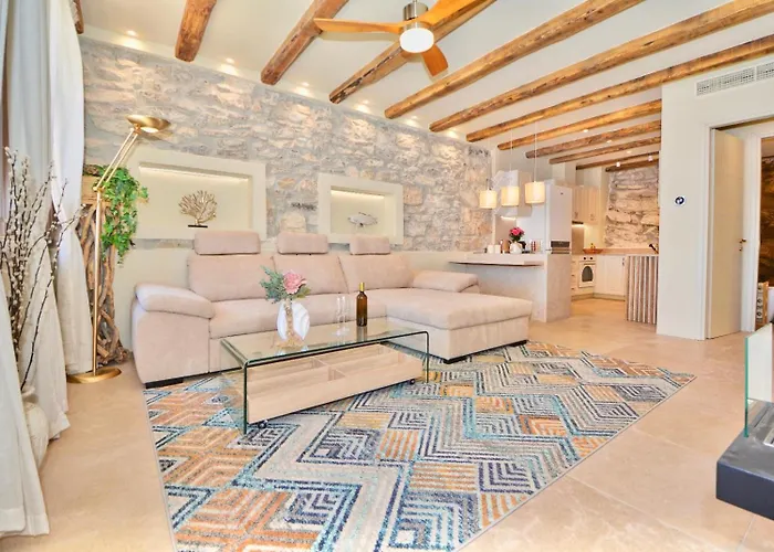 Villasonboard Rock 3 Bed, 3 Bath, Jacuzzi, Seaside Villa Ermioni